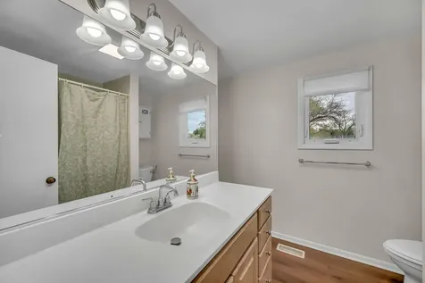 401 Greentree Parkway Libertyville IL 60048