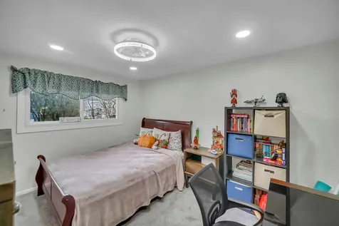401 Greentree Parkway Libertyville IL 60048
