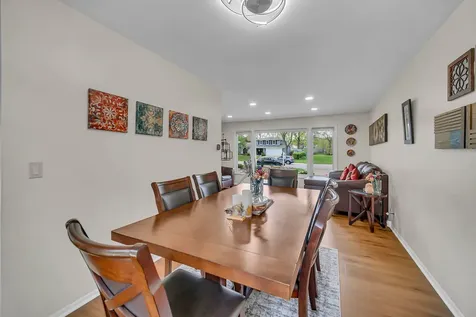 401 Greentree Parkway Libertyville IL 60048