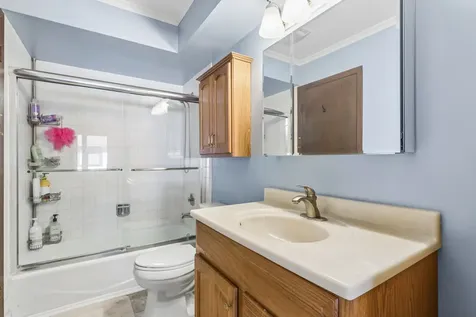 1803 Henley Street Glenview IL 60025