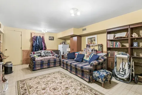 1803 Henley Street Glenview IL 60025
