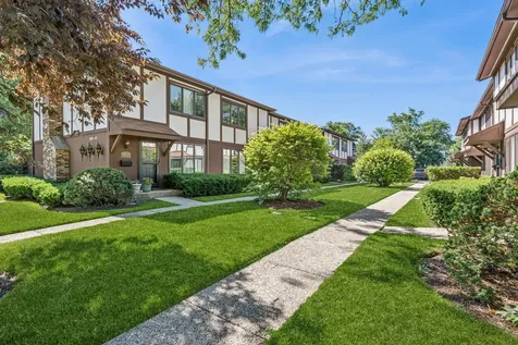 1803 Henley Street Glenview IL 60025