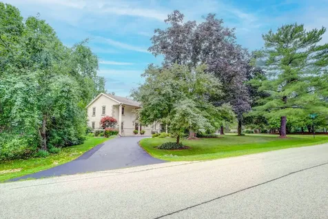227 Stratford Lane Inverness IL 60010