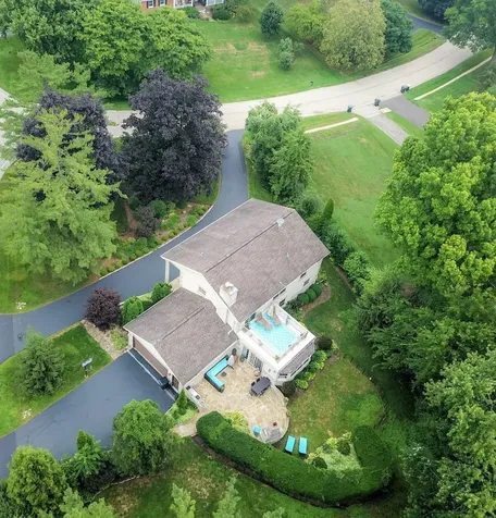 227 Stratford Lane Inverness IL 60010