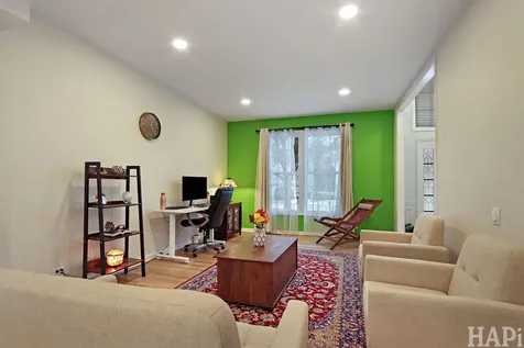 1121 Williamsburg Circle Grayslake IL 60030