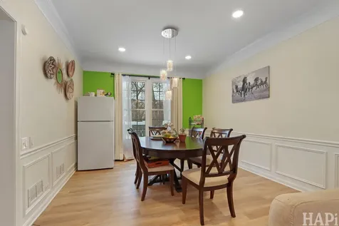 1121 Williamsburg Circle Grayslake IL 60030
