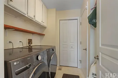 1121 Williamsburg Circle Grayslake IL 60030