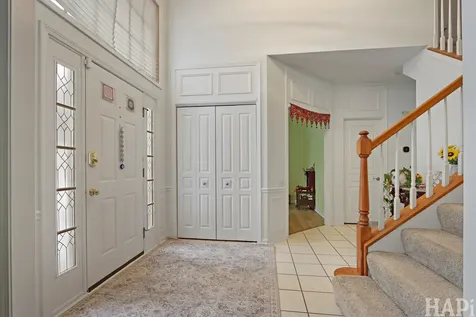 1121 Williamsburg Circle Grayslake IL 60030