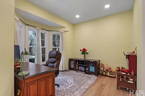1121 Williamsburg Circle Grayslake IL 60030