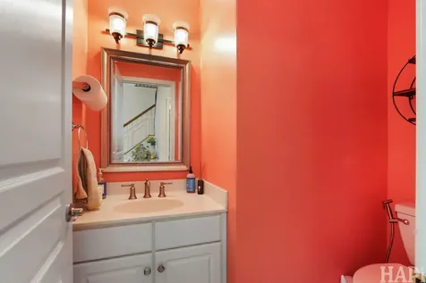 1121 Williamsburg Circle Grayslake IL 60030