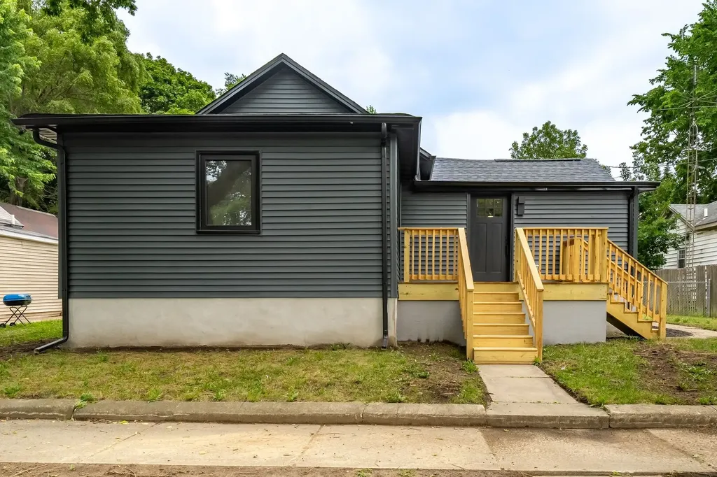 1313 Ewing Street Bloomington IL 61701