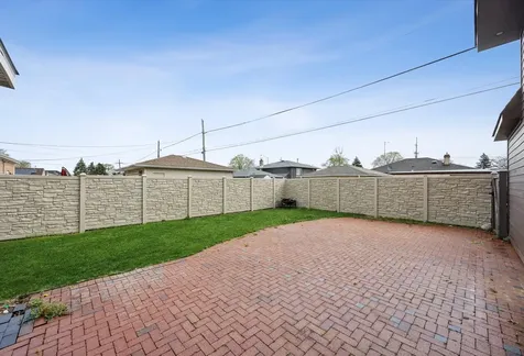 7807 Nagle Avenue Burbank IL 60459
