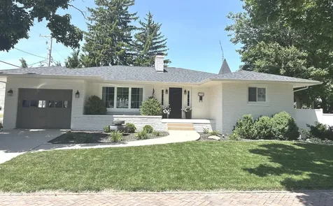 215 Lincoln Street Chenoa IL 61726