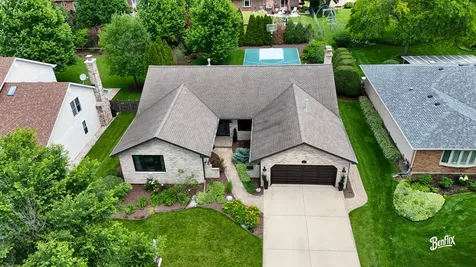 2051 North Ridge Avenue Arlington Heights IL 60004