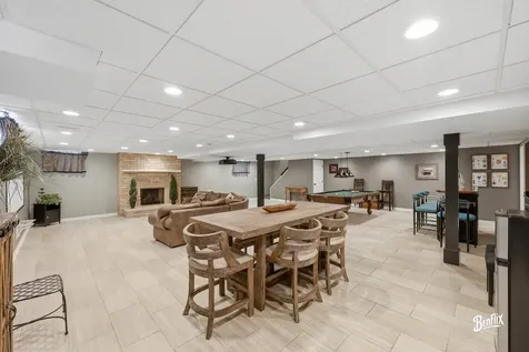 2051 North Ridge Avenue Arlington Heights IL 60004