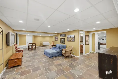 2051 North Ridge Avenue Arlington Heights IL 60004