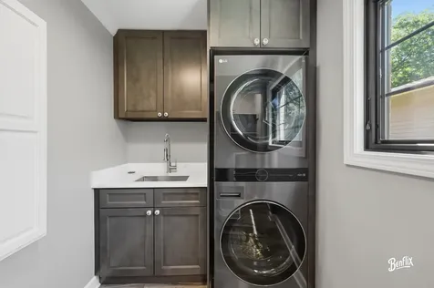 2051 North Ridge Avenue Arlington Heights IL 60004