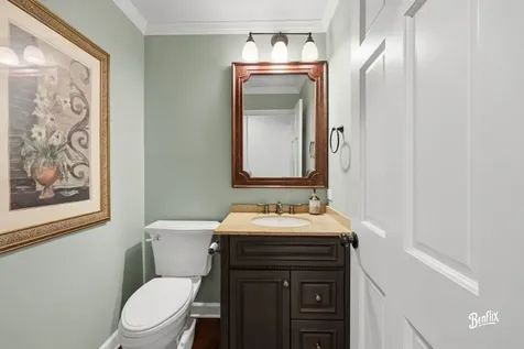2051 North Ridge Avenue Arlington Heights IL 60004