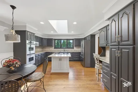 2051 North Ridge Avenue Arlington Heights IL 60004