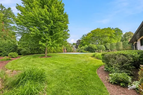 2051 North Ridge Avenue Arlington Heights IL 60004