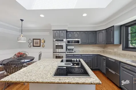 2051 North Ridge Avenue Arlington Heights IL 60004