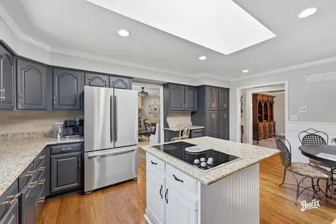 2051 North Ridge Avenue Arlington Heights IL 60004