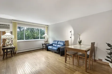 8804 Briar Court Des Plaines IL 60016