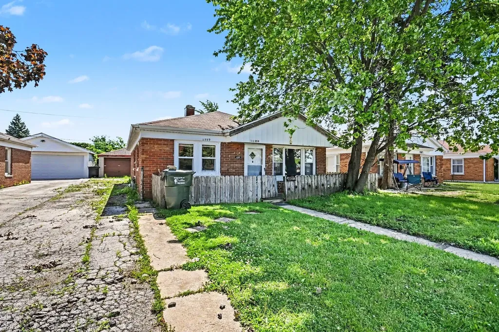 11559 South Kedzie Avenue S Merrionette Park IL 60803