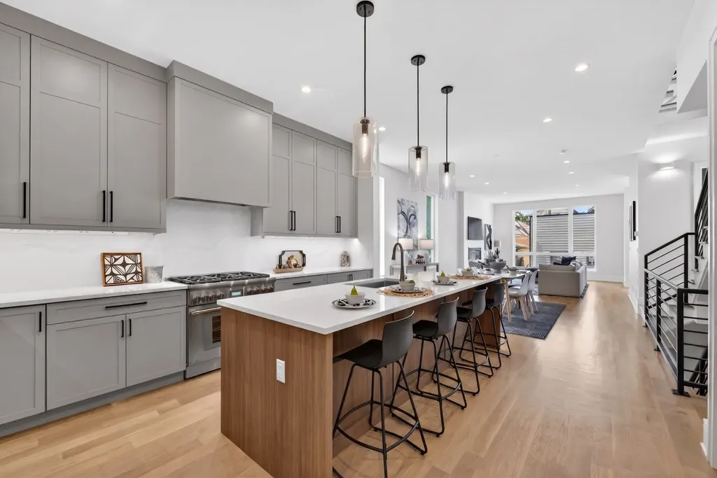 1728 North Sawyer Avenue Chicago IL 60647