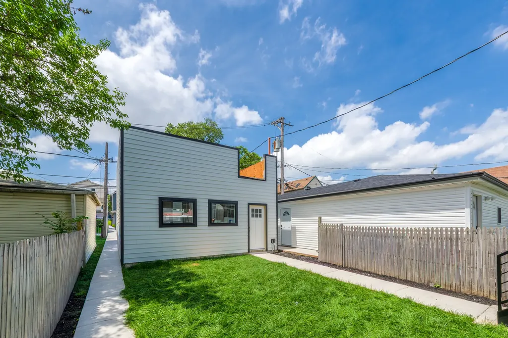 1728 North Sawyer Avenue Chicago IL 60647