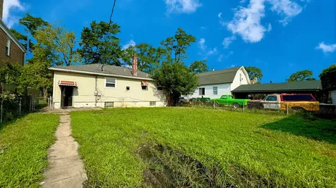 15741 Finch Avenue Harvey IL 60426
