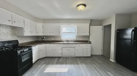 15741 Finch Avenue Harvey IL 60426