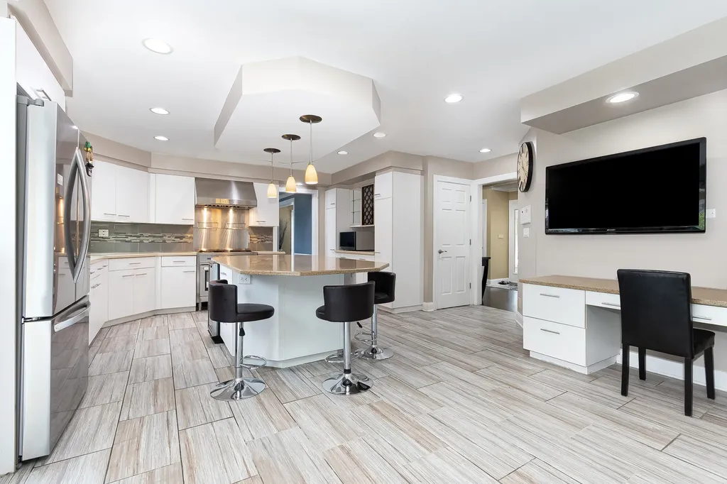4072 Broadmoor Circle Naperville IL 60564