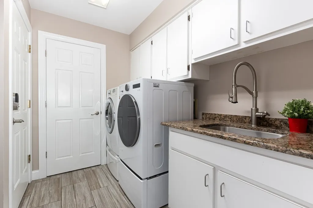 4072 Broadmoor Circle Naperville IL 60564