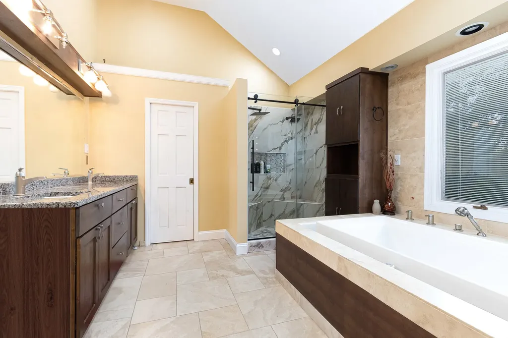 4072 Broadmoor Circle Naperville IL 60564