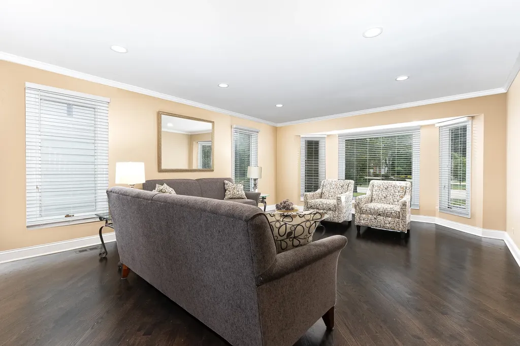 4072 Broadmoor Circle Naperville IL 60564