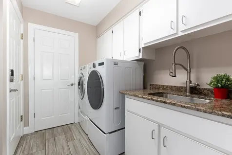 4072 Broadmoor Circle Naperville IL 60564