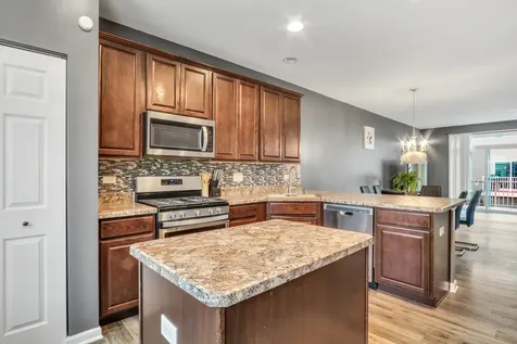 214 Lionel Drive Grayslake IL 60030