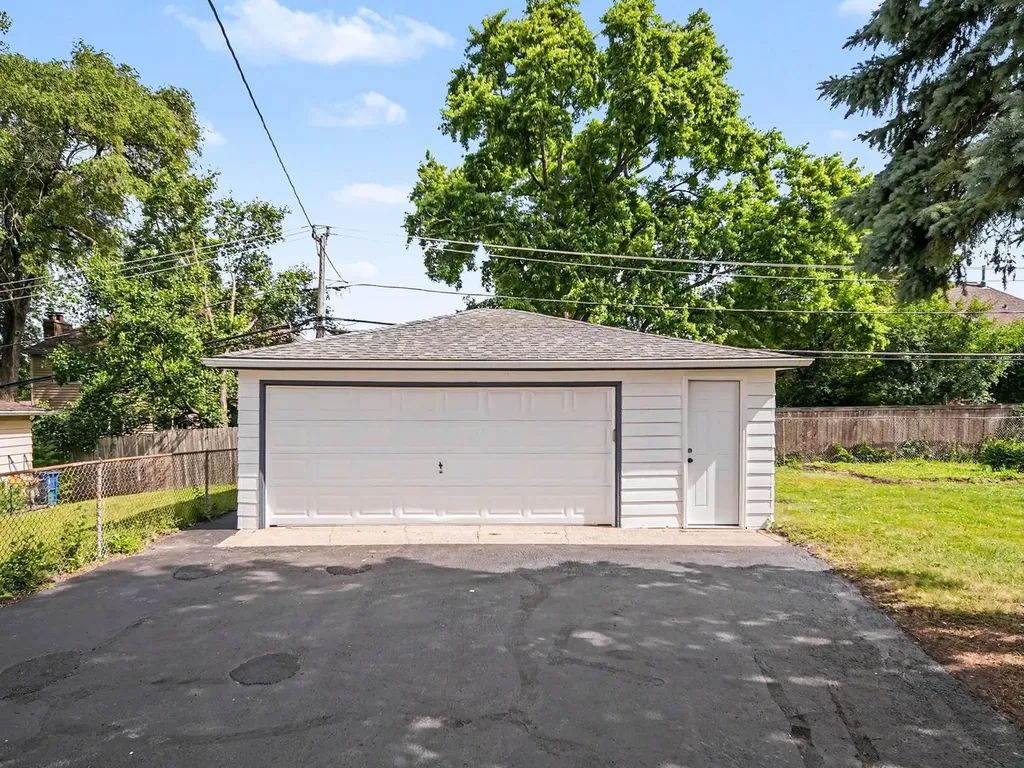 126 59TH Street Willowbrook IL 60527