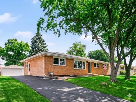 126 59TH Street Willowbrook IL 60527