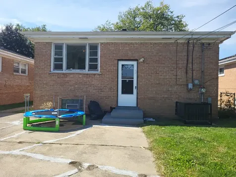 383 Calhoun Avenue Calumet City IL 60409