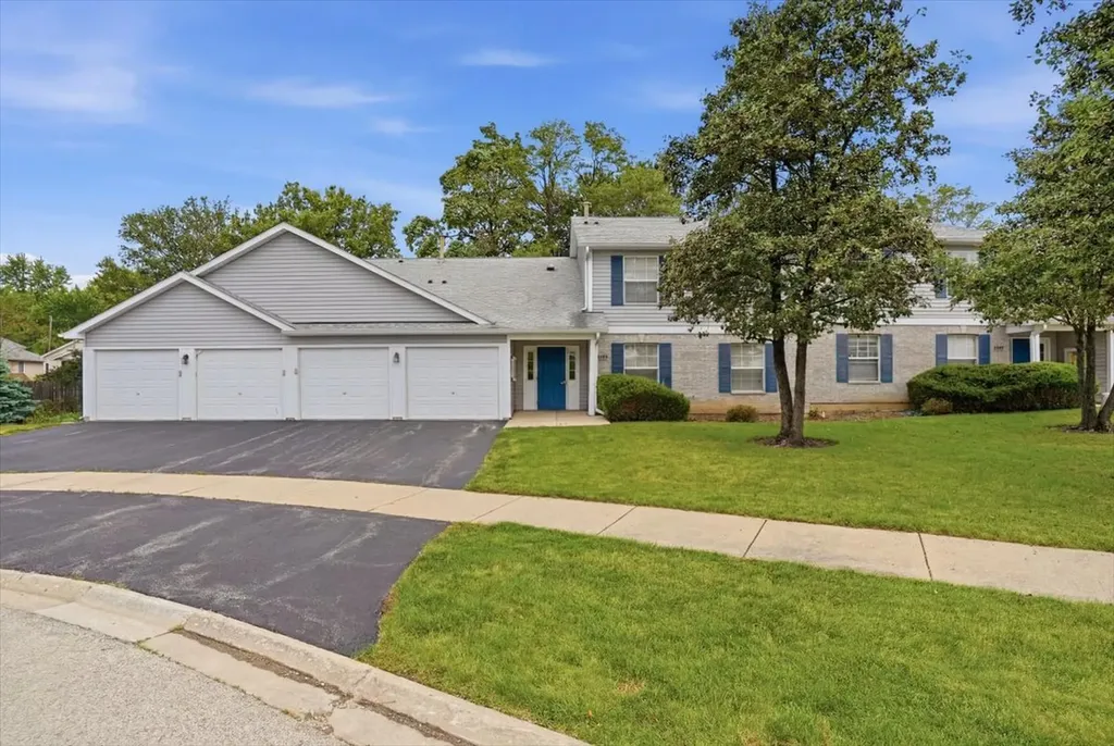 1291 North Red Oak Circle Round Lake Beach IL 60073