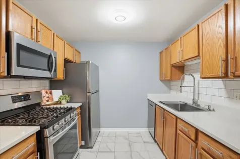 1291 North Red Oak Circle Round Lake Beach IL 60073