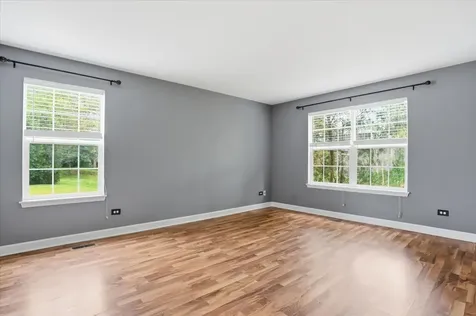 1291 North Red Oak Circle Round Lake Beach IL 60073