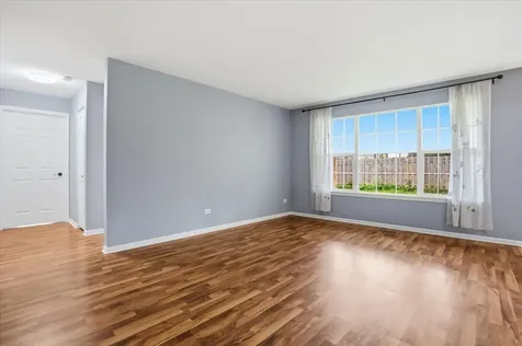 1291 North Red Oak Circle Round Lake Beach IL 60073