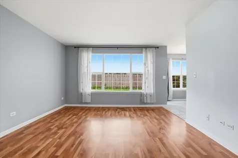 1291 North Red Oak Circle Round Lake Beach IL 60073