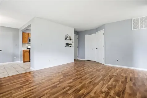 1291 North Red Oak Circle Round Lake Beach IL 60073