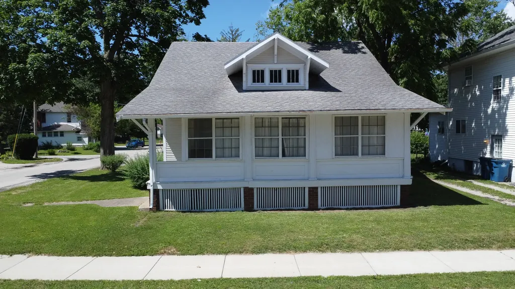 500 East Walnut Street Watseka IL 60970
