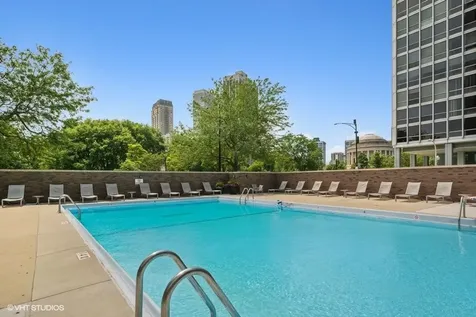 2800 North Lake Shore Drive Chicago IL 60657