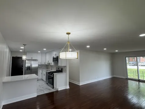 9561 Dee Road Des Plaines IL 60016